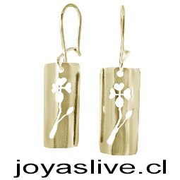 Aro de Oro 18kl. Flores ( Peso aproximando, 3.8 gramos )